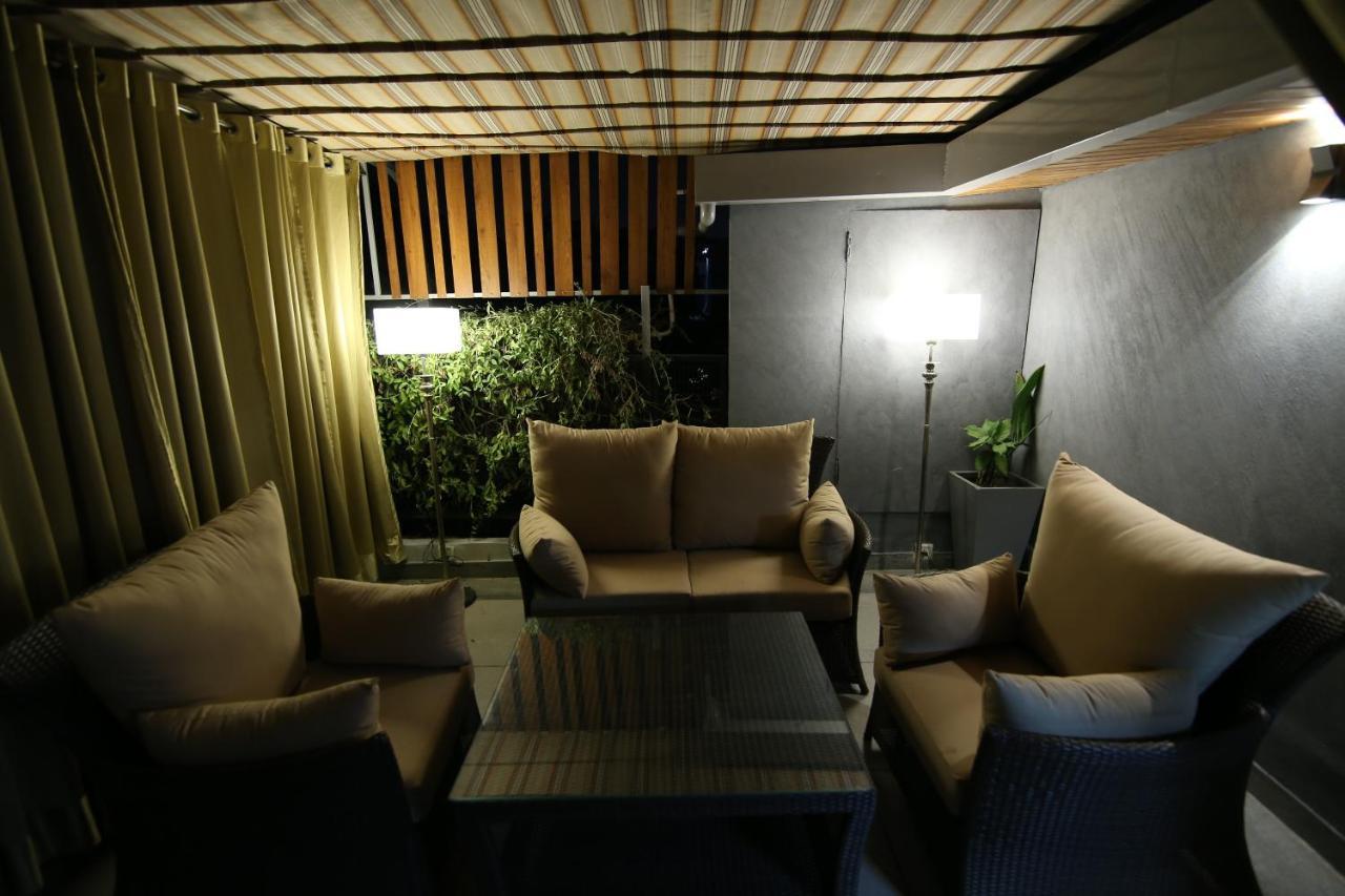 Hotel City Heart Premium Chandigarh Bagian luar foto
