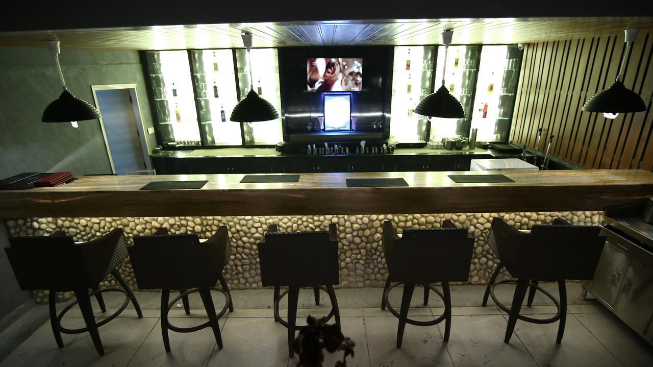 Hotel City Heart Premium Chandigarh Bagian luar foto