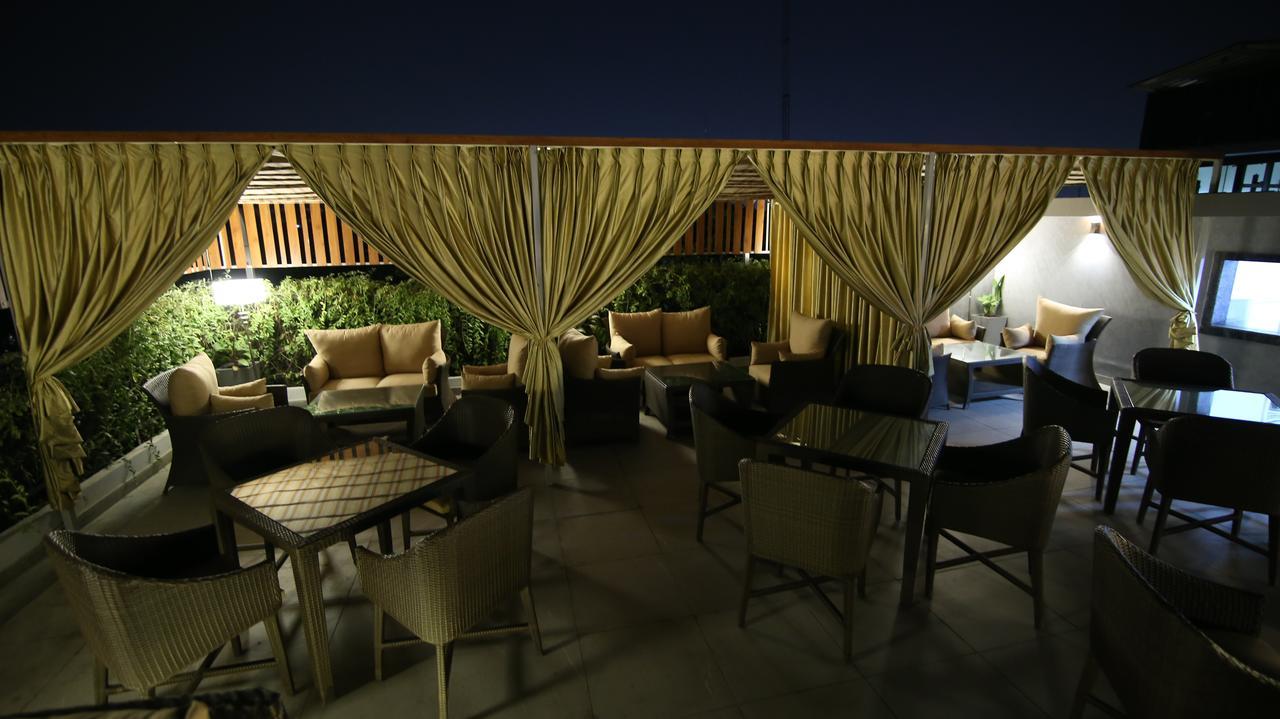 Hotel City Heart Premium Chandigarh Bagian luar foto