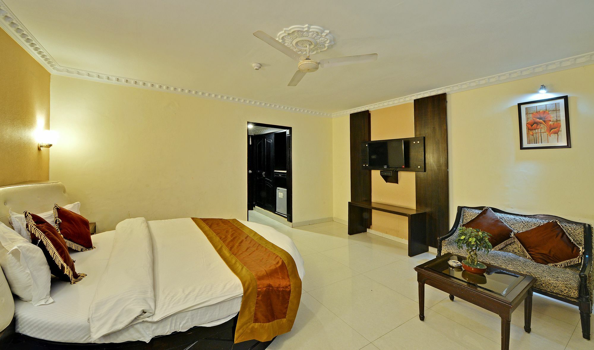 Hotel City Heart Premium Chandigarh Bagian luar foto